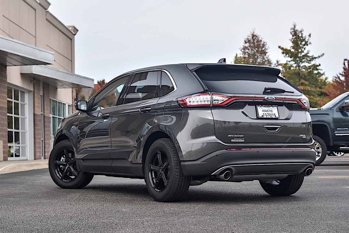Ford Edge with American Racing AR921 Trigger